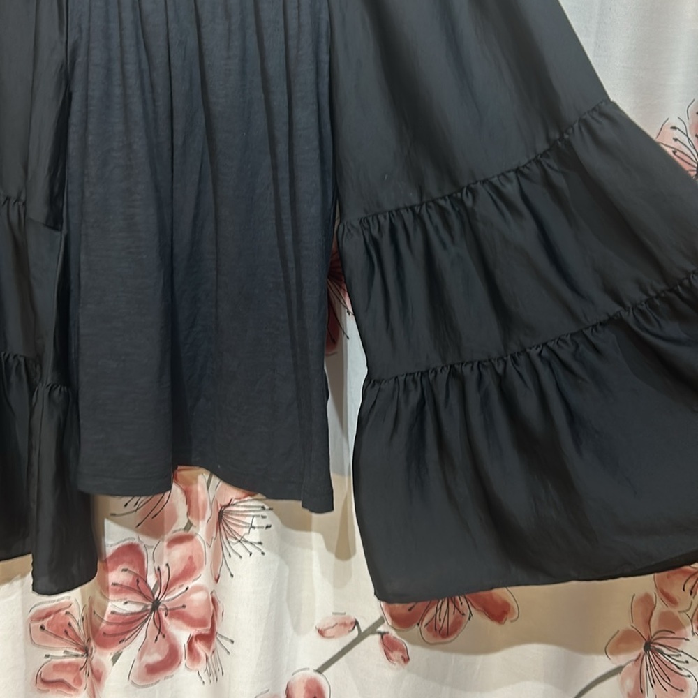 ANTHROPOLOGIE Black Blouse with Bell Sleeves Size XS - Picture 4 of 6